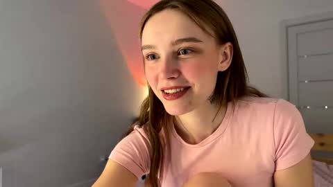 lolaatate online show from March 19, 2026, 10:08 am