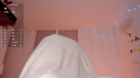 Snapshot of lolaberry_ chatting on January 22, 2025, 1:21 pm  Lola Berry  online show from January 22, 2025, 1:21 pm