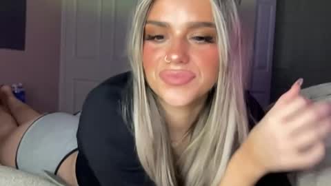 Snapshot of lolamarie_ chatting on February 28, 2026, 3:07 am lolamarie_ online show from February 28, 2026, 3:07 am