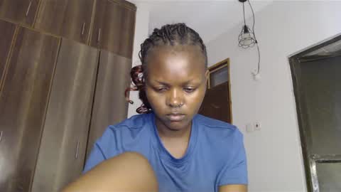 lolamia7 online show from February 20, 2025, 12:15 pm