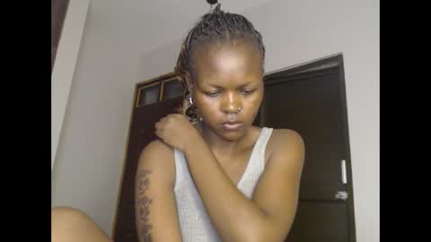 lolamia7 online show from March 10, 2025, 4:07 am