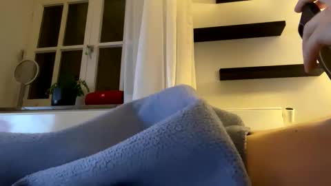 lolboss03 online show from February 12, 2025, 9:01 pm