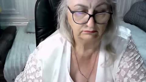 Snapshot of lolkaalyss chatting on June 3, 2026, 8:06 am LolkaAlyss online show from June 3, 2026, 8:06 am