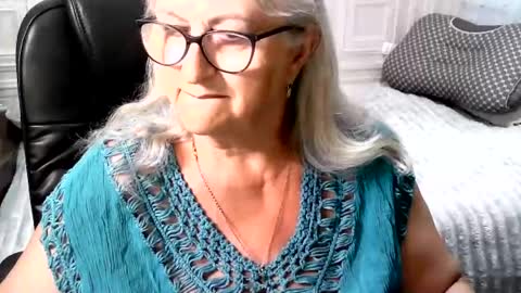 Snapshot of lolkaalyss chatting on July 4, 2026, 9:43 pm LolkaAlyss online show from July 4, 2026, 9:43 pm