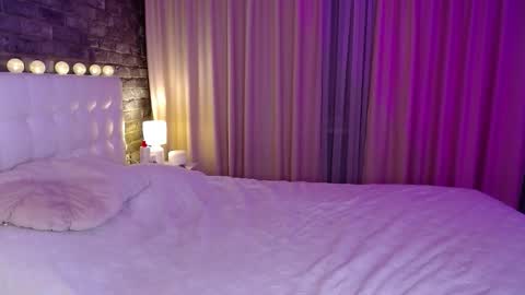 Victoria online show from November 5, 2025, 5:02 pm