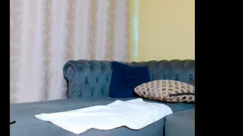 Snapshot of lollipop_belle chatting on May 5, 2026, 6:54 am Belle online show from May 5, 2026, 6:54 am