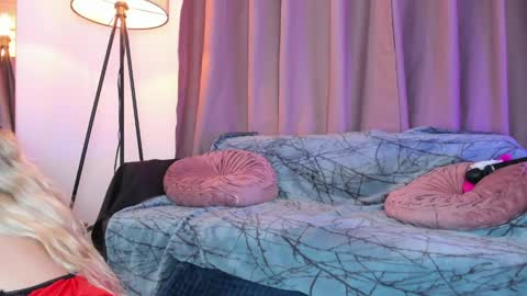 Snapshot of lolly_js_ chatting on May 24, 2026, 3:22 am Lolly online show from May 24, 2026, 3:22 am