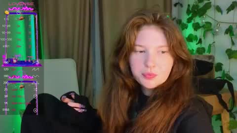 Mona online show from October 4, 2025, 7:23 pm