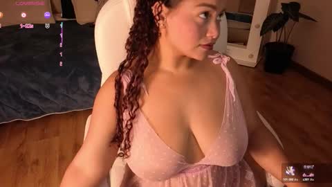 loly_marce online show from October 14, 2025, 9:04 pm
