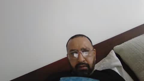 london0555 online show from October 17, 2025, 6:10 pm