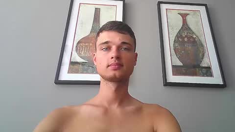 Snapshot of london_tomy chatting on February 14, 2026, 4:37 pm london_tomy online show from February 14, 2026, 4:37 pm