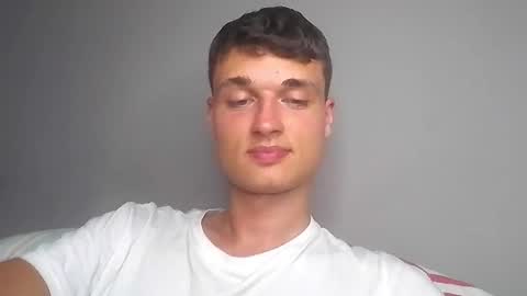 Snapshot of london_tomy chatting on March 8, 2026, 2:04 am london_tomy online show from March 8, 2026, 2:04 am