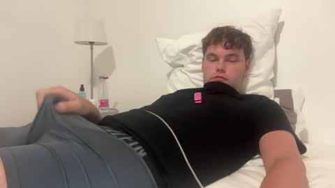 londonlad2002x online show from July 22, 2026, 1:08 am
