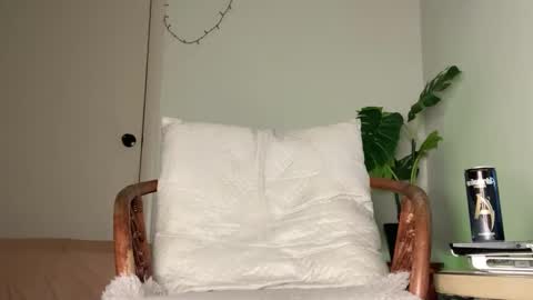 PVT AND MENU ACTIVE online show from January 25, 2025, 11:00 pm