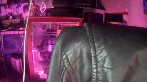 longbeachcd69 online show from December 4, 2025, 12:25 pm