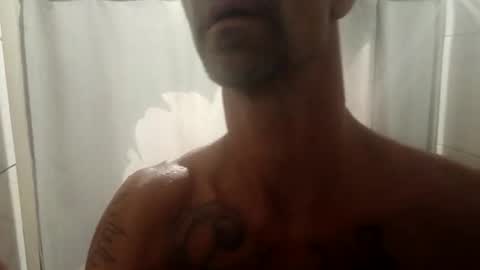 longdonglouie47 online show from September 10, 2025, 8:47 am