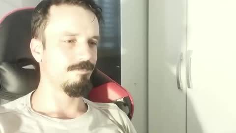 Snapshot of lookaz4010 chatting on January 4, 2025, 2:04 pm Lucas online show from January 4, 2025, 2:04 pm