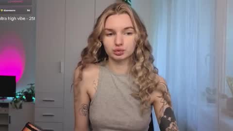 Luna online show from March 13, 2026, 2:12 pm