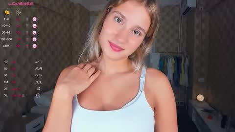 Snapshot of loookat_me chatting on September 27, 2025, 8:47 pm Jina online show from September 27, 2025, 8:47 pm