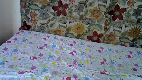 lora_amor online show from July 9, 2026, 7:45 am