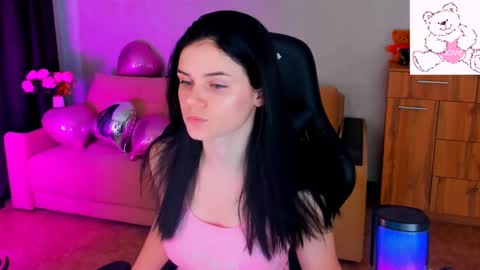 Lora Cain online show from February 16, 2025, 1:27 pm