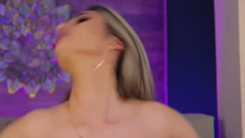 Lora online show from January 15, 2026, 8:12 pm