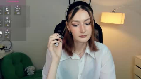 Lora online show from November 15, 2025, 11:40 am