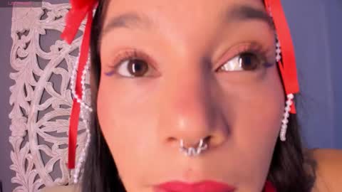 loraineblake online show from December 19, 2025, 3:19 pm