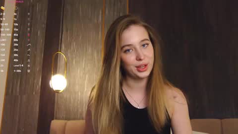 Snapshot of loraineluff chatting on March 12, 2025, 5:49 pm Loraine online show from March 12, 2025, 5:49 pm