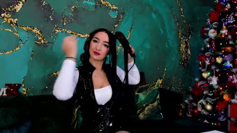 Snapshot of lorawarnner chatting on December 13, 2024, 5:16 am Miss online show from December 13, 2024, 5:16 am