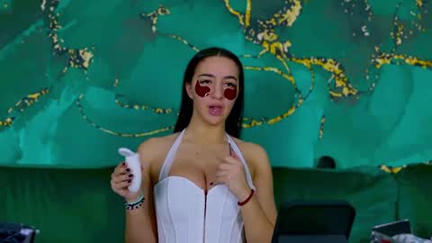 Snapshot of lorawarnner chatting on January 19, 2025, 4:04 pm Miss online show from January 19, 2025, 4:04 pm