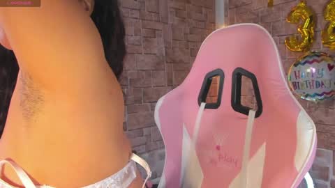 lore_rey online show from April 21, 2026, 3:24 am