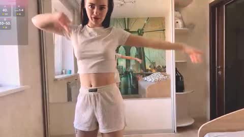 Olivia online show from October 31, 2025, 5:19 am