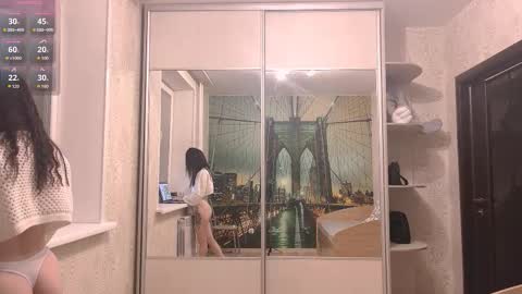 Olivia online show from November 8, 2025, 1:44 pm