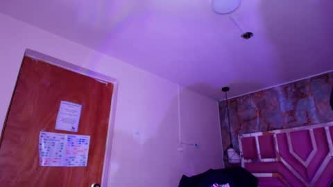 lorem_adams online show from September 17, 2025, 11:12 am