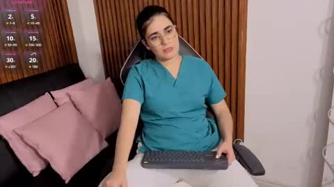 Loren online show from June 1, 2026, 2:35 am