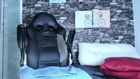 Ashley Cotez online show from May 21, 2026, 2:18 am