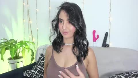 L O R E N online show from April 14, 2026, 4:46 pm