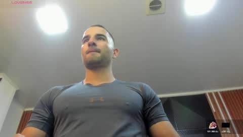  L O R E N Z O  Thumbs Up help  online show from October 31, 2025, 11:11 am