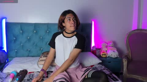 LorettMatthew online show from February 6, 2025, 3:27 am