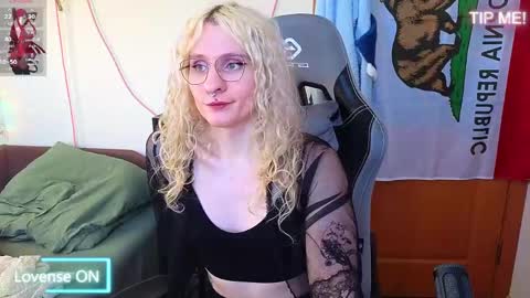 Lori -----------------------------------    online show from April 20, 2026, 3:48 pm