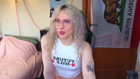 Lori -----------------------------------    online show from May 22, 2026, 3:06 pm