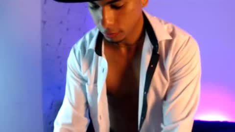 Lorian Vikel  online show from February 6, 2026, 5:01 am