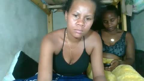 lorienne98 online show from May 17, 2026, 11:12 pm