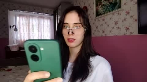 Kira online show from December 1, 2025, 7:24 am