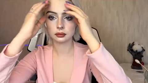 Isabel online show from November 22, 2025, 11:09 am