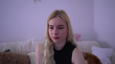 Lorrie online show from April 5, 2026, 11:40 am