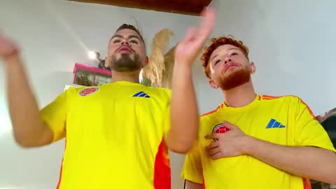 JUAN  JUAN online show from March 26, 2026, 11:32 pm