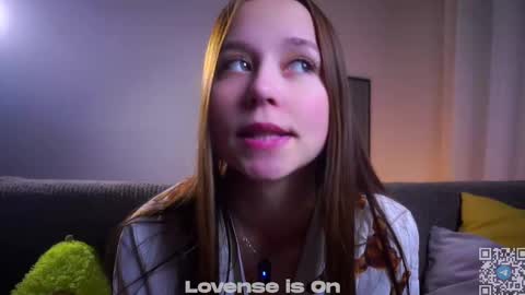 Jess online show from December 17, 2025, 2:17 am