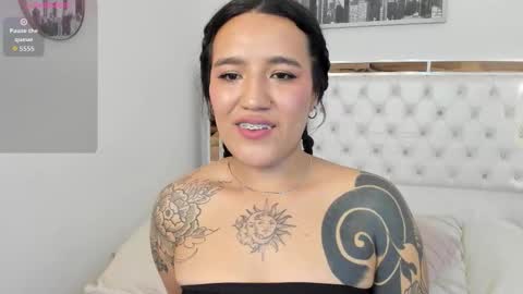 lottie_fox online show from January 10, 2026, 4:25 am